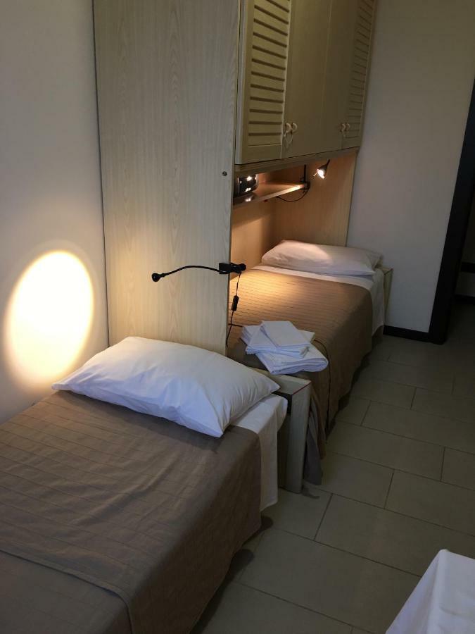 Suite Carpiano Melegnano Exteriör bild